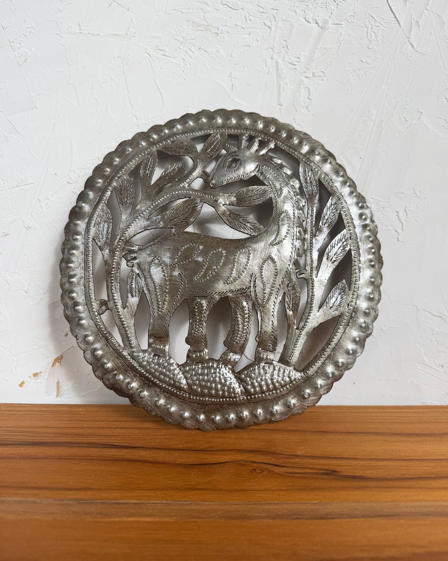 Round Giraffe Metal Wall Art