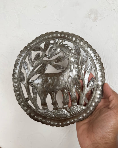 Round Giraffe Metal Wall Art