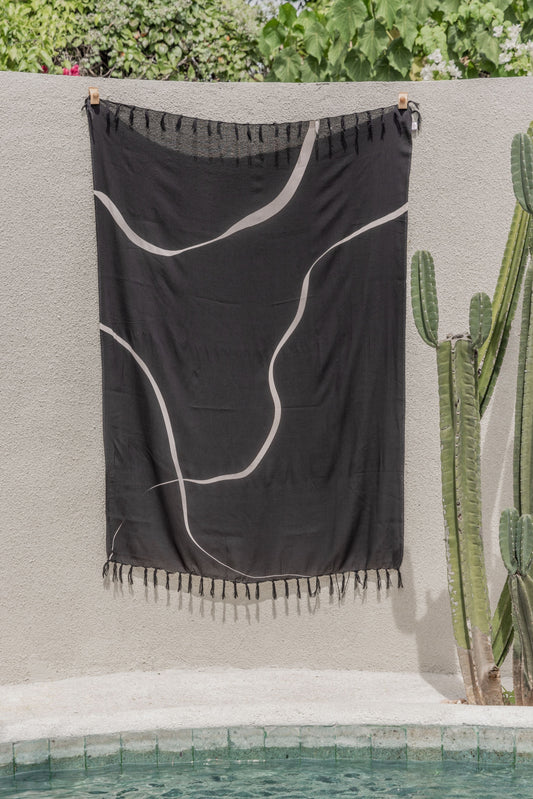Organic Lines Tapestry - Black